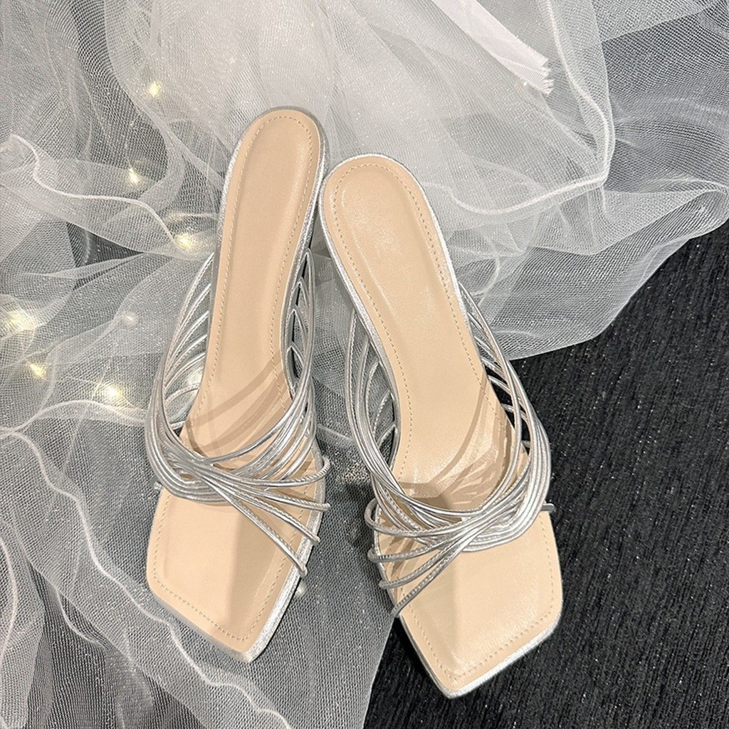 Sendal hak tinggi, sandal hak tinggi warna emas, sepatu hak tinggi berujung persegi