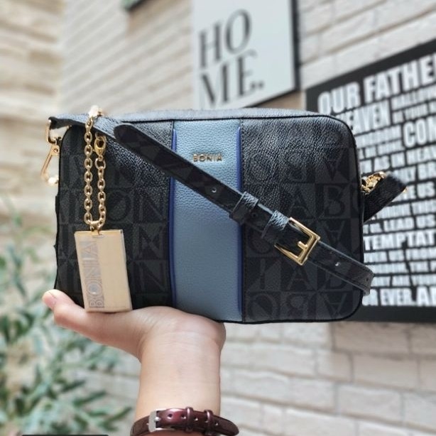 tas selempang monogram hitam Lis biru Bonia ori