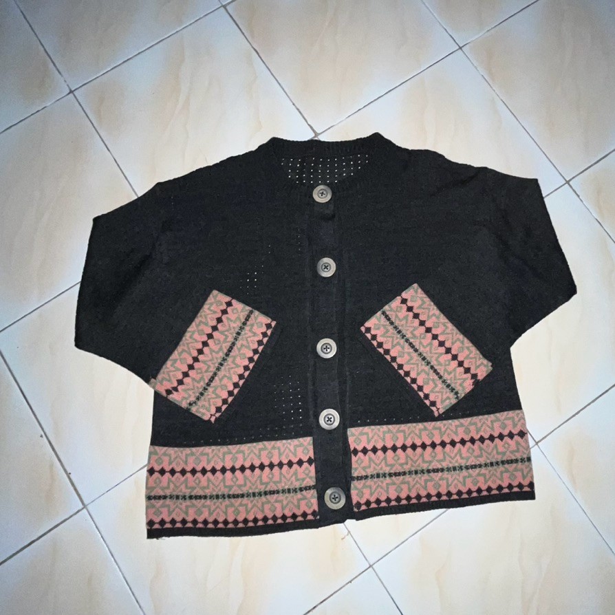 preloved outer rajut motif