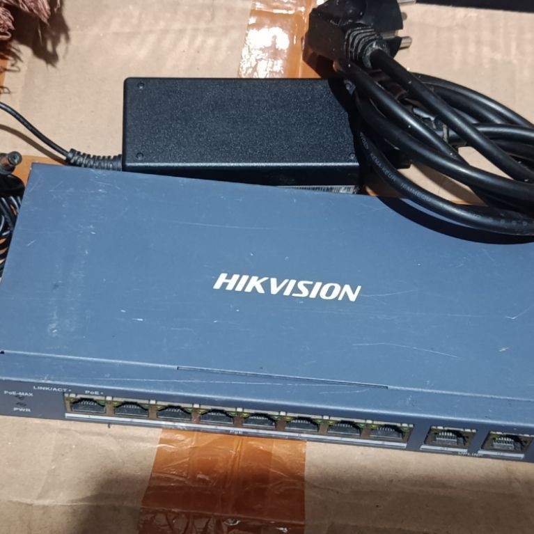 switch poe hikvision 8port