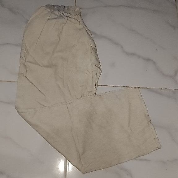 preloved_celana ivory
