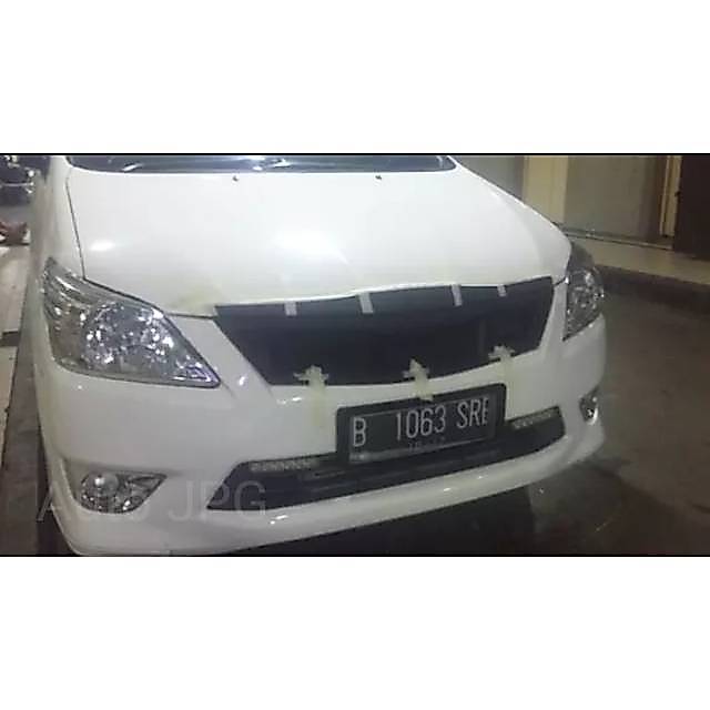 Grill Innova 2012 - 2013 sporty