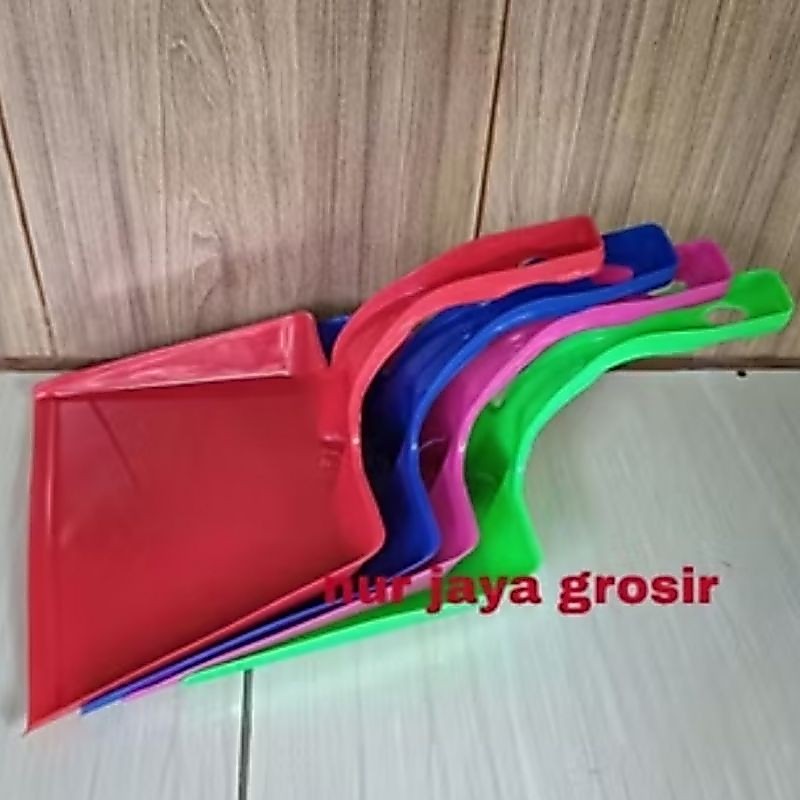 cikrak tangan /Serok plastik/skrop sampah/cikrak plastik dx