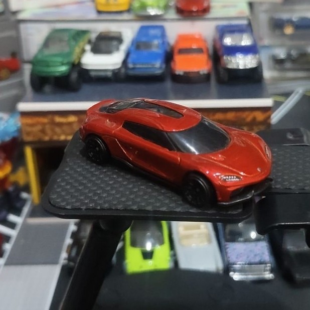 HotWheels Koenigsegg Agera Merah Loose