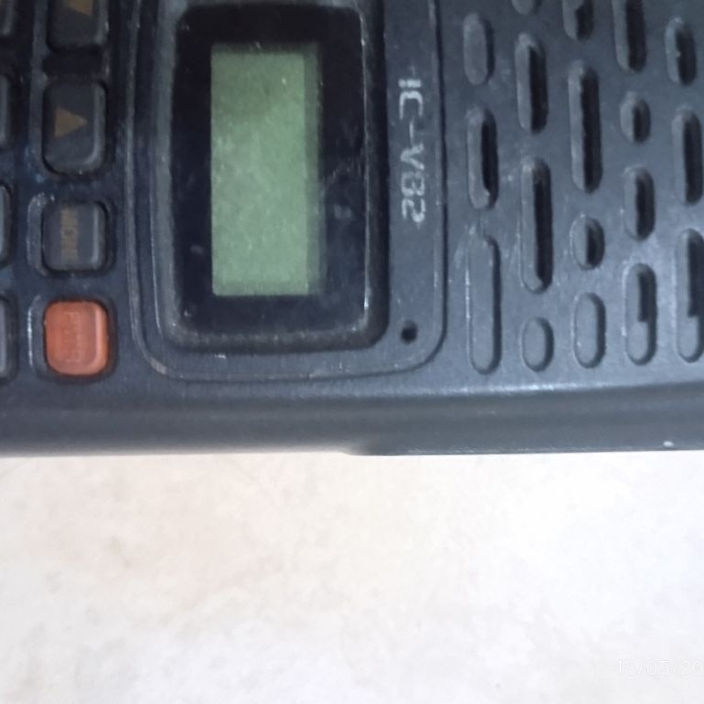 HT ICOM V82 MULUS NORMAL BEKAS KONDISI CIAMIK