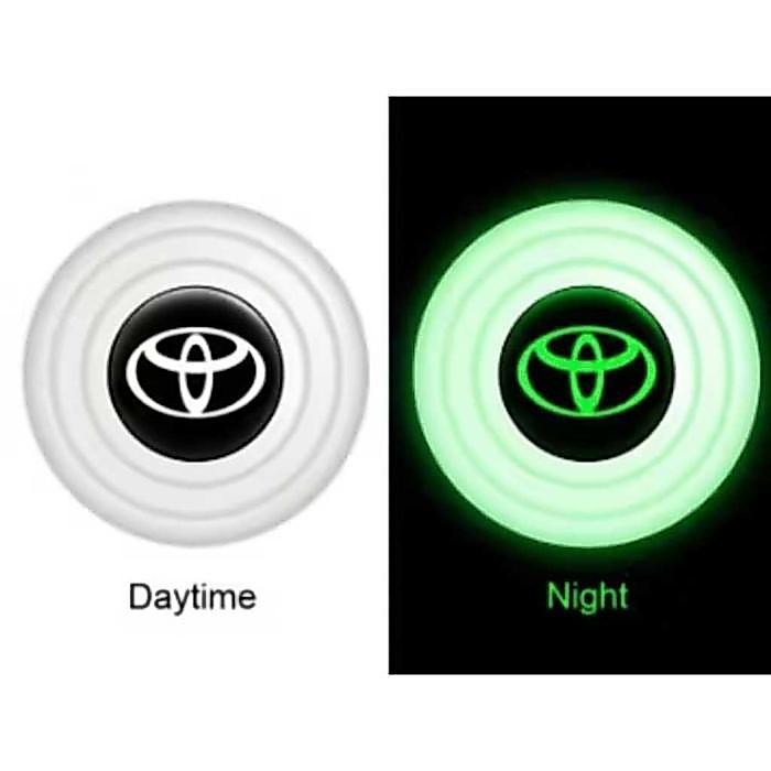 Peredam logo mobil led universal