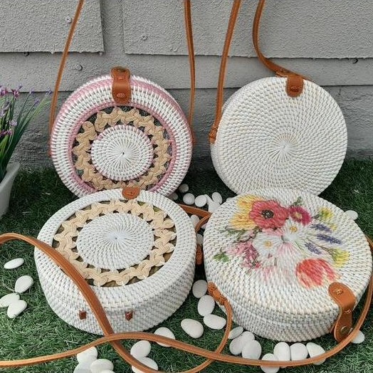 Tas bulat Rotan Bali Lombok anyaman tali slempang 20 cm barang unik