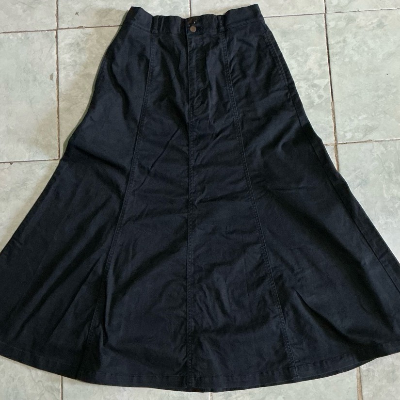 uniqlo rok midi katun flare