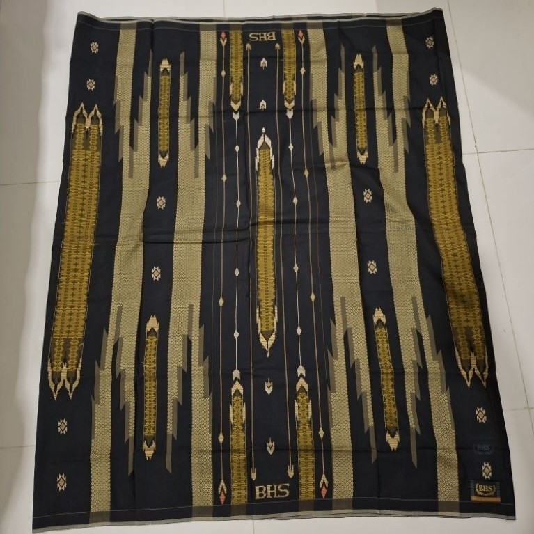 Sarung BHS Spunsilk SGF Hitam Emas Full Sutra