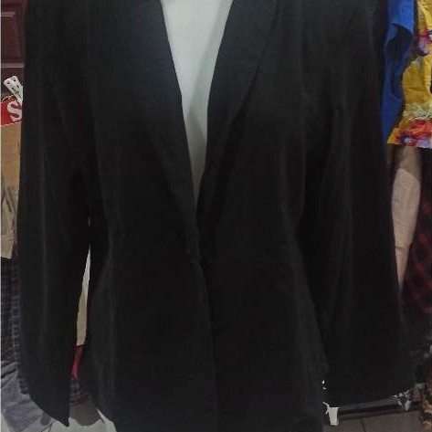 Blazer Wanita Ann Design Warna Hitam