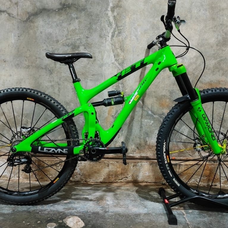 Fullbike sepeda MTB YETI SB6C Carbon 27.5 Size S
