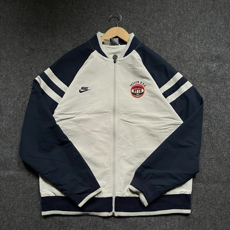 VARSITY NIKE OREGON USA VINTAGE