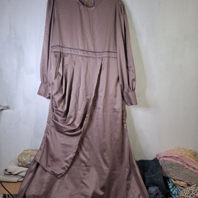 Preloved gamis pesta