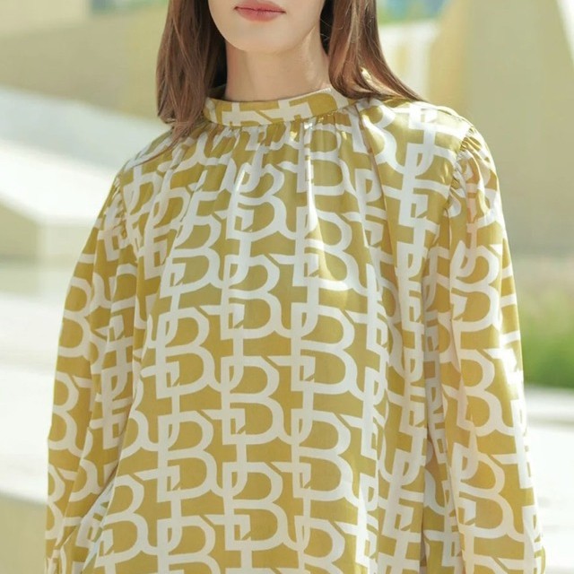 BENANG JARUM MONOGRAM GATHERED BLOUSE - MUSTARD