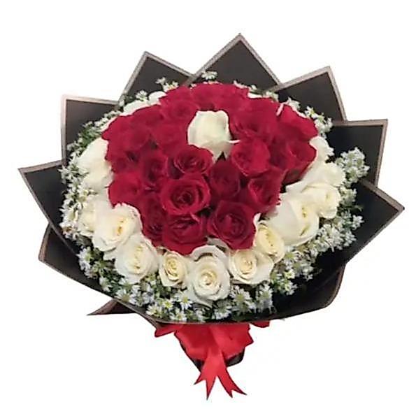 Buket Bunga Mawar Segar Mix Merah Putih dengan Kreb Hitam dan Kartu Ucapan Gratis - Bunga buket