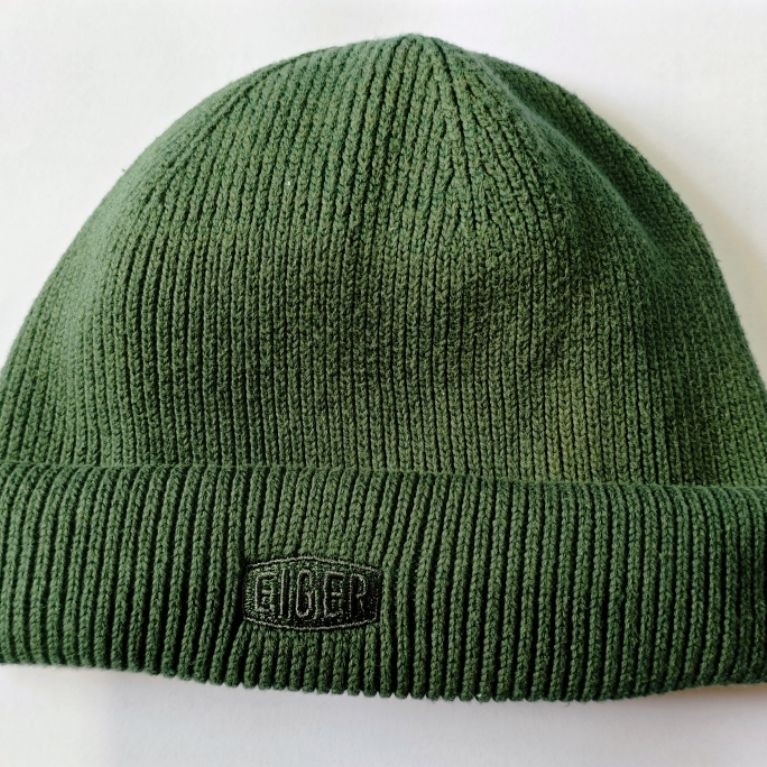 Preloved Authentic EIGER Verdant Beanies Short, Dark Green, Original...