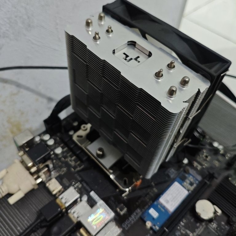 paket pc mobo motherboard ryzen 5 2400g +gigabyte b350 + ram 12gb 3000mhz