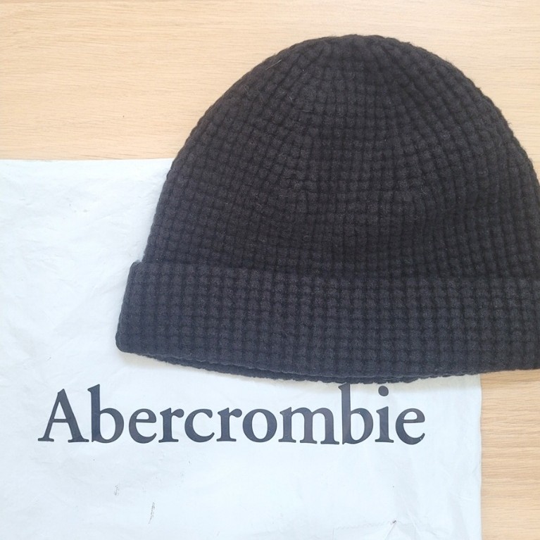 [NEW][BARU] Abercrombie&Fitch Topi Kupluk Rajut Katun Beanie Hat Black Basic Knitted Cap Hitam