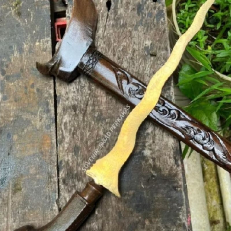 Pisau Keris Kuningan Ukiran Tradisional Besar, Panjang 45 cm