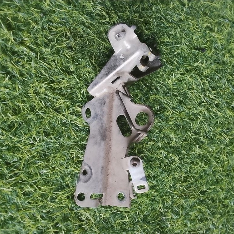 breket tameng depan aerox old