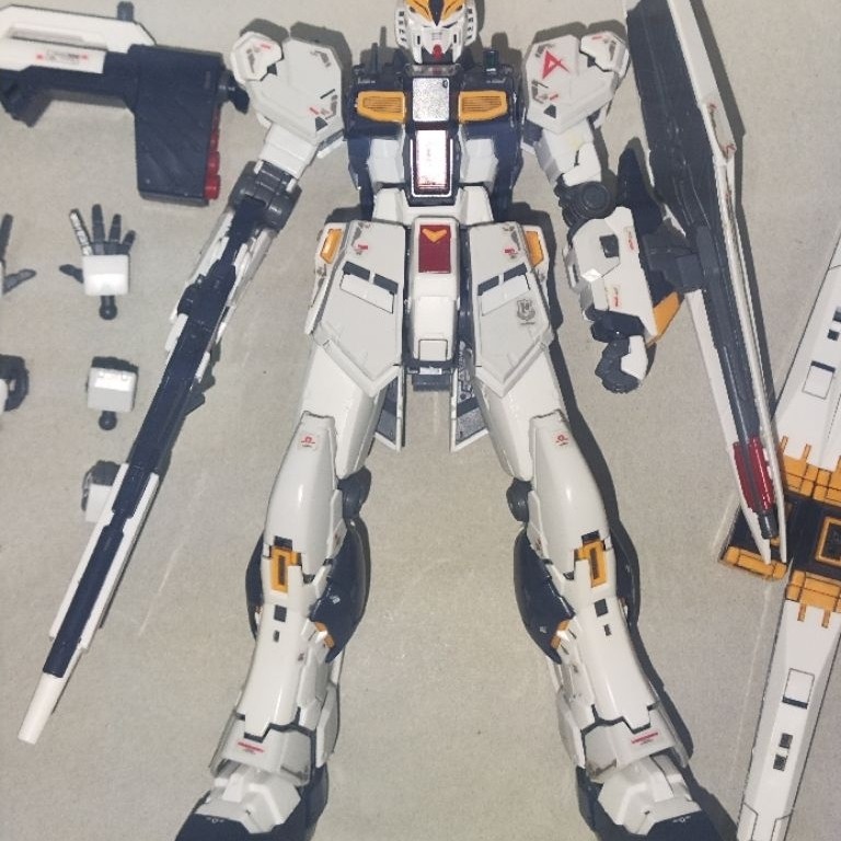 rg Gundam nu bandai