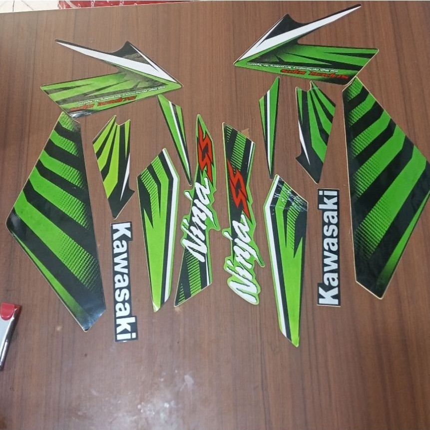 striping Kawasaki ninja ss
