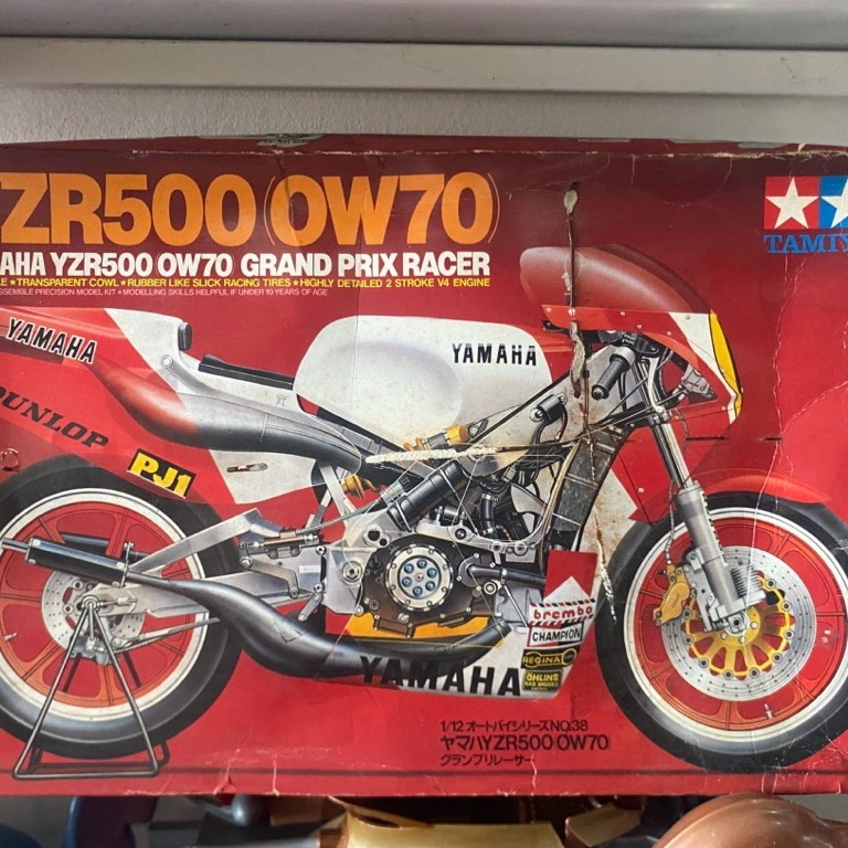 TAMIYA YAMAHA YZR500 (OW70) 1/12 Motorcycle Series