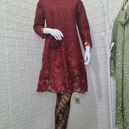 Tunik Novie / Kebaya Tunik / Kebaya Brukat / Kebaya Wisuda / Kebaya / Kebaya Modern / Tunik