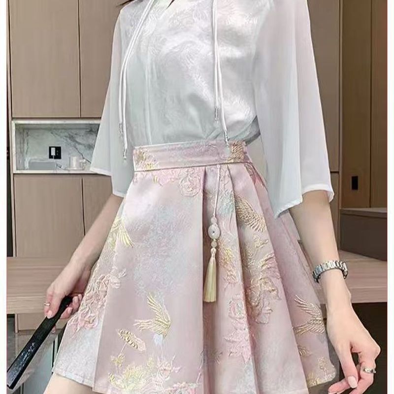 Rok wanita, rok satin jacquard bulu kuda, rok pendek lipit gaya Cina baru.