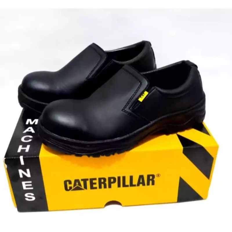 Sepatu Safety Pendek Slip On Kulit Sintetis Caterpillar .