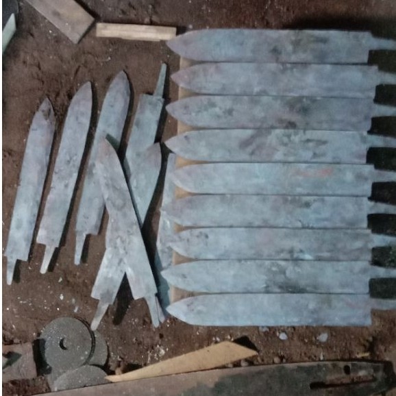 mentahan pisau model bowi