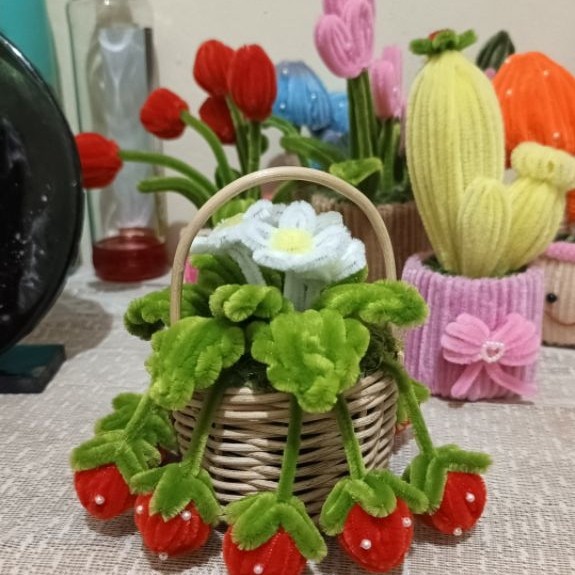Strawberry Merah Kawat Bulu Hiasan Rumah