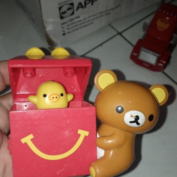 figure teddy bear hadiah mcd bahan plastik