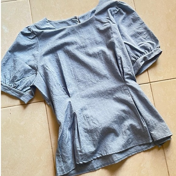Blouse biru muda
