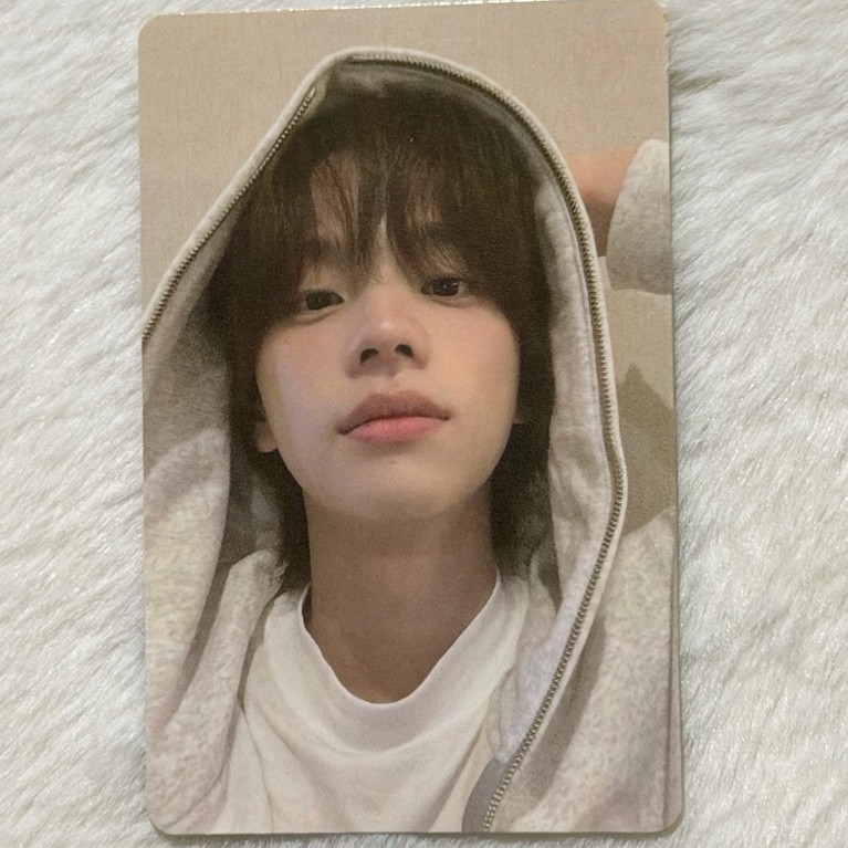 Photocard Official TWS Shinyu Hoodie Sparkling Blue