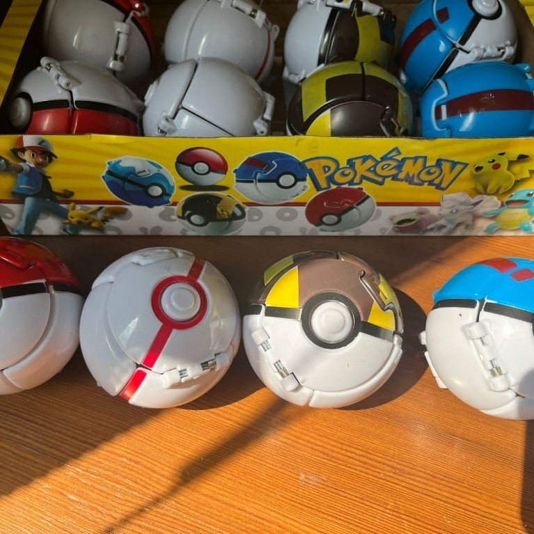 Pokeball Lempar Isi Figurin Bola