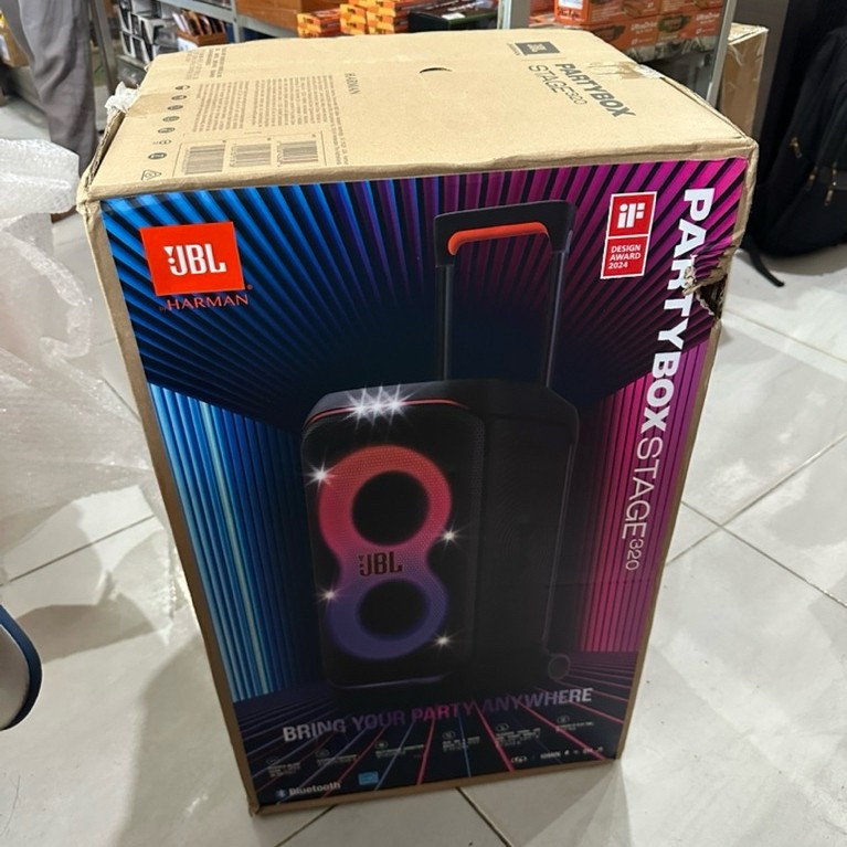 JBL PartyBox320 Free mic