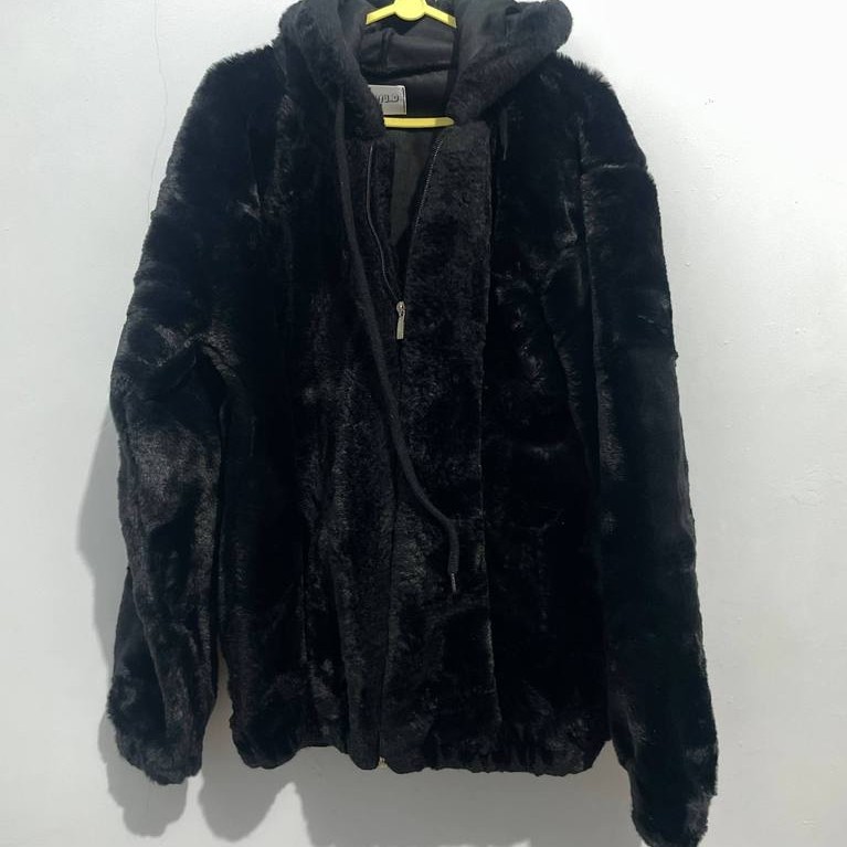 Preloved - PL Jaket Bulu Hoodie Tebal Hitam