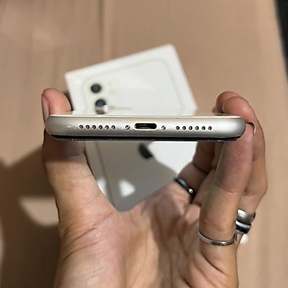 iPhone 11 128GB - Second Mulus, Original Apple, Garansi inter