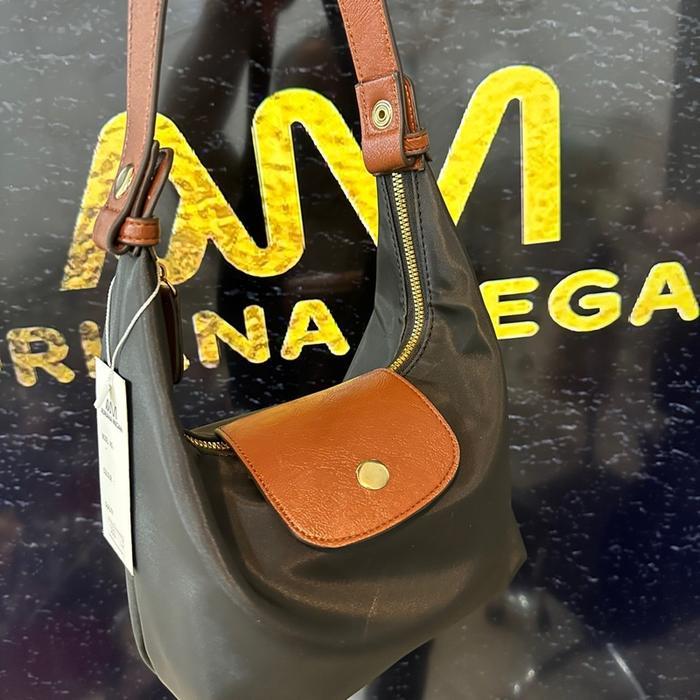 Adriana Megan Varian 03 Shoulder Bag tas Selempang wanita - Hitam