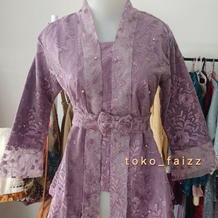 Kebaya Wisuda/Kebaya Kartini/Kebaya Ungu/kebaya lilac/kebaya mutiara/kebaya modern