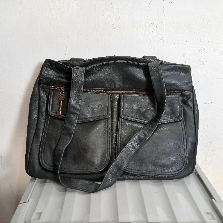 tas tote bag wanita pria brand Fossil vintage full kulit leather tebal hitam black preloved