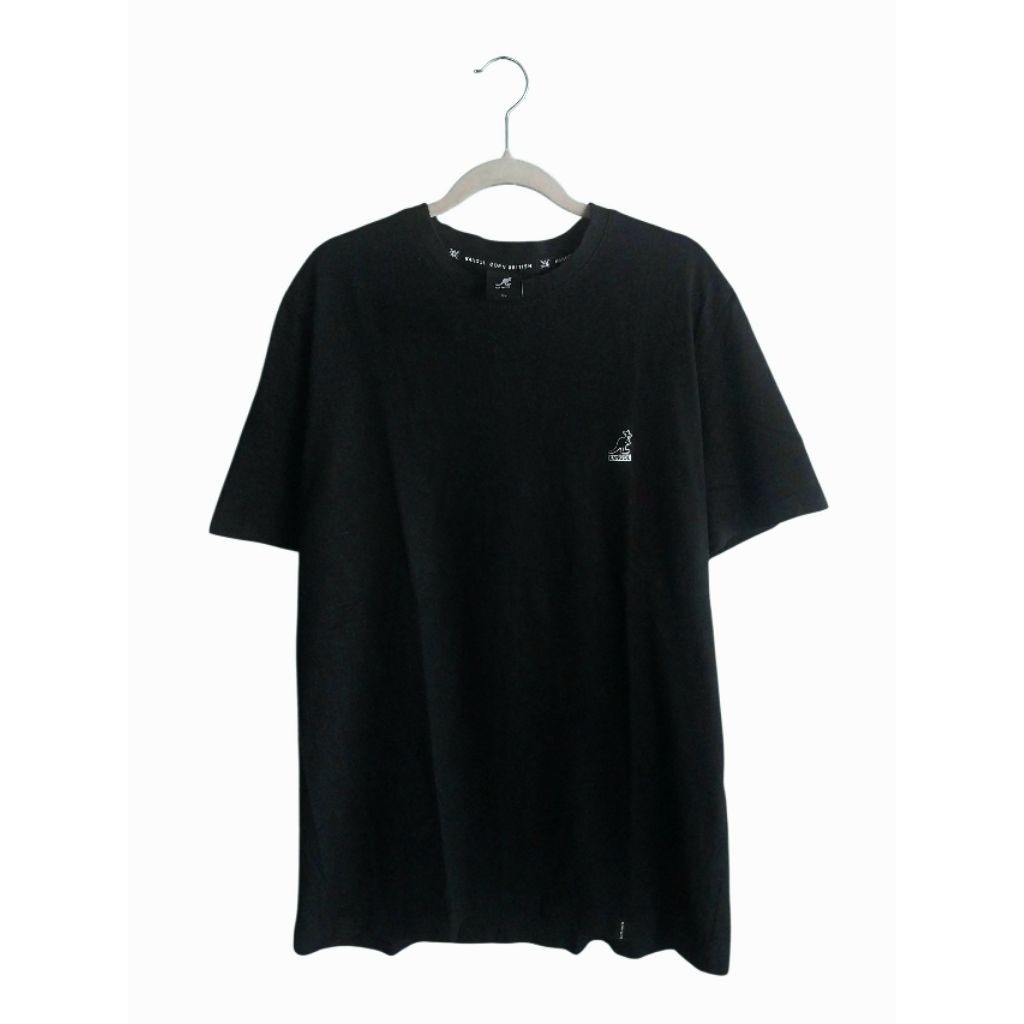 T-Shirt Kangol Original Hitam Pekat Size L Full Tag – Clean & Premium Look