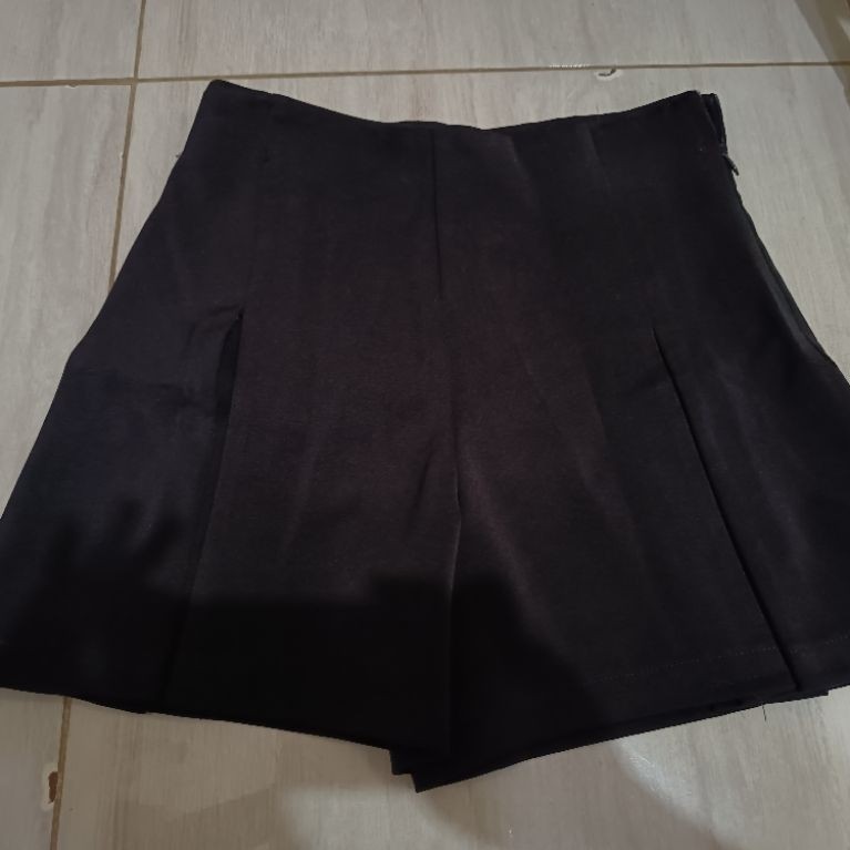 Rok Pendek Lipit - High Waist