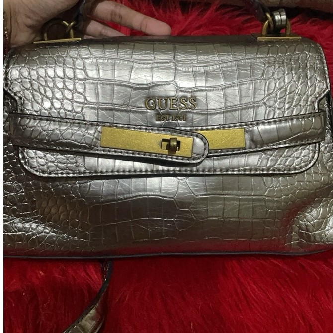 PRELOVED TAS GUESS ORIGINAL ukuran MEDIUM
