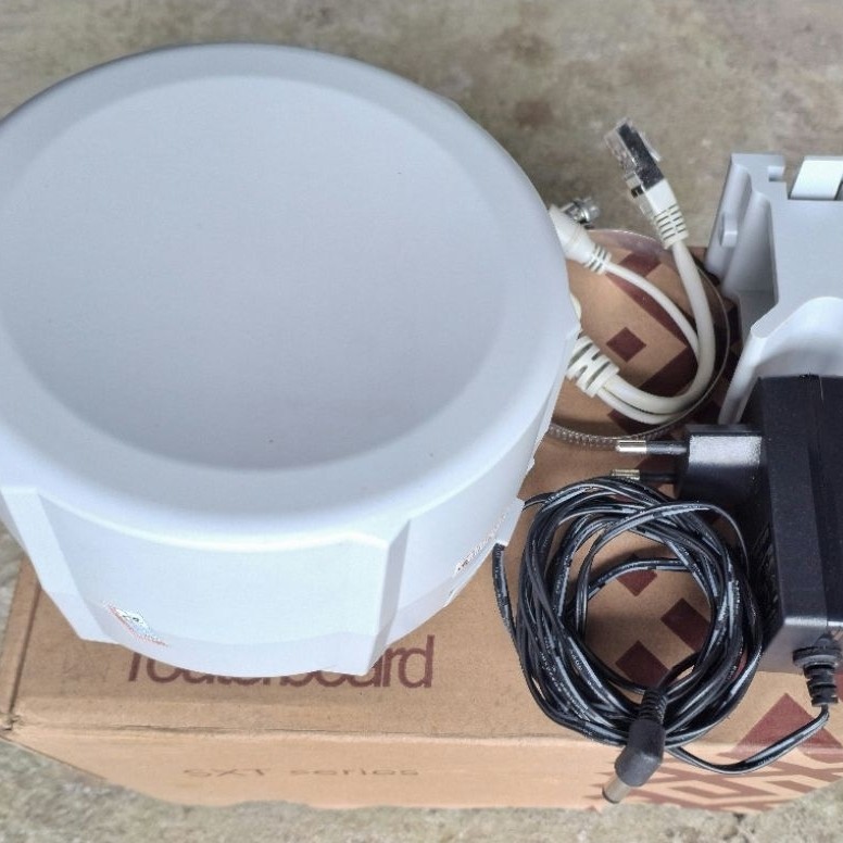 MIKROTIK SXT LTE KIT ( RBSXTR&11e)