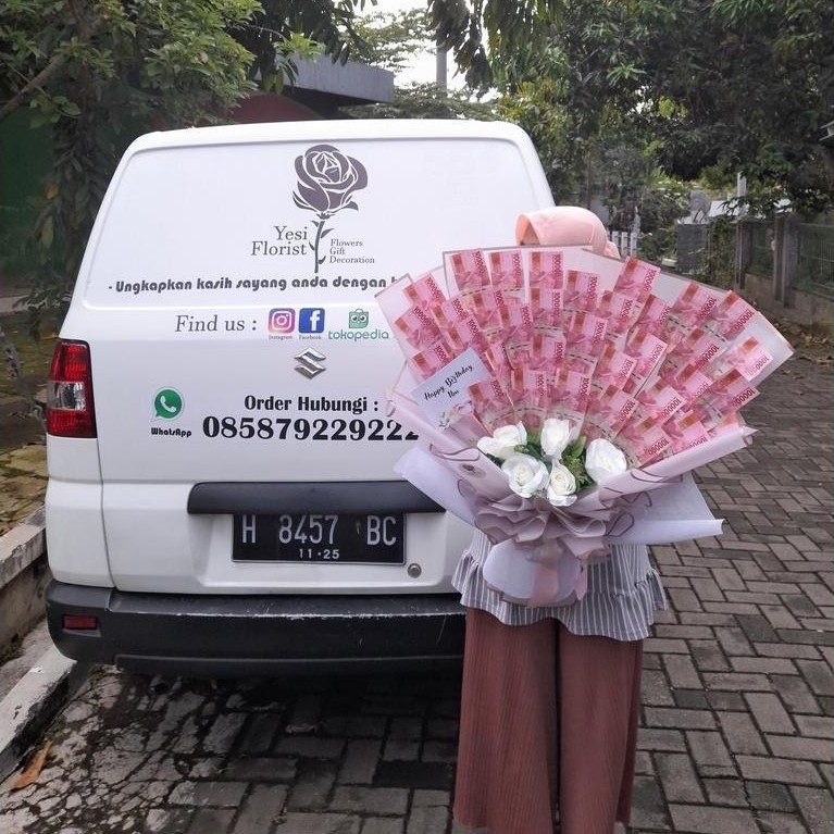 Free Ongkir ( Bisa Dikirim Hari Ini ) Money Bouquet Premium || Souvenir Uang Mahar 100Rb || Jual Buk