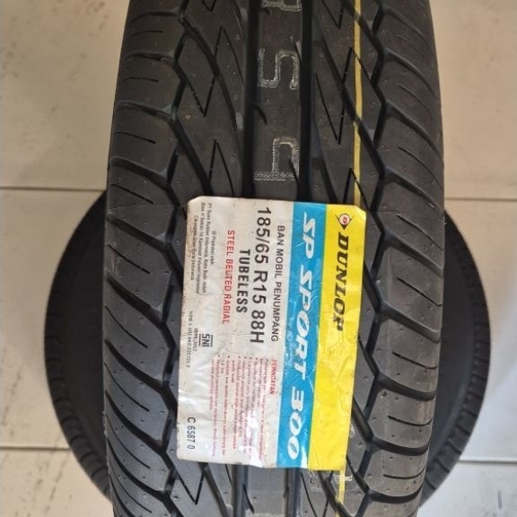 Ban Dunlop SP300 185/65 R15 Livina