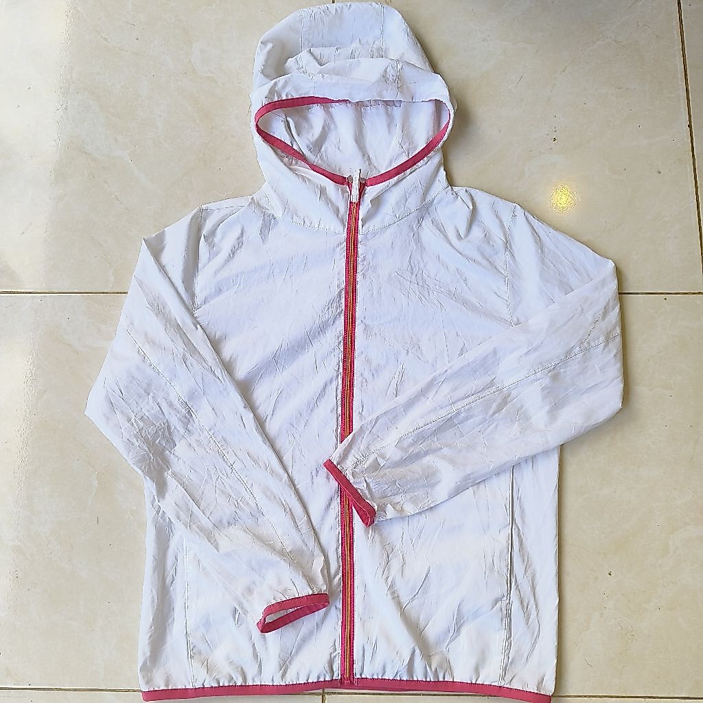 jaket olahraga anak uniqlo / jaket running anak uniqlo