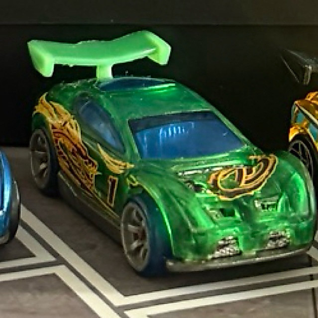 HOT WHEELS ACCELERACERS SYNKRO GREEN
